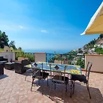 Апартаменти La Maison Raffaele & Rita Амальфі